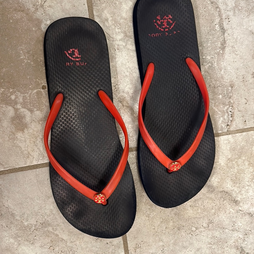 Tory Burch navy and red flip flop flop size 9